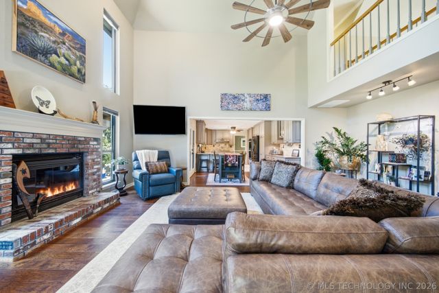 9332 S 36th West Avenue, Tulsa, OK 74132