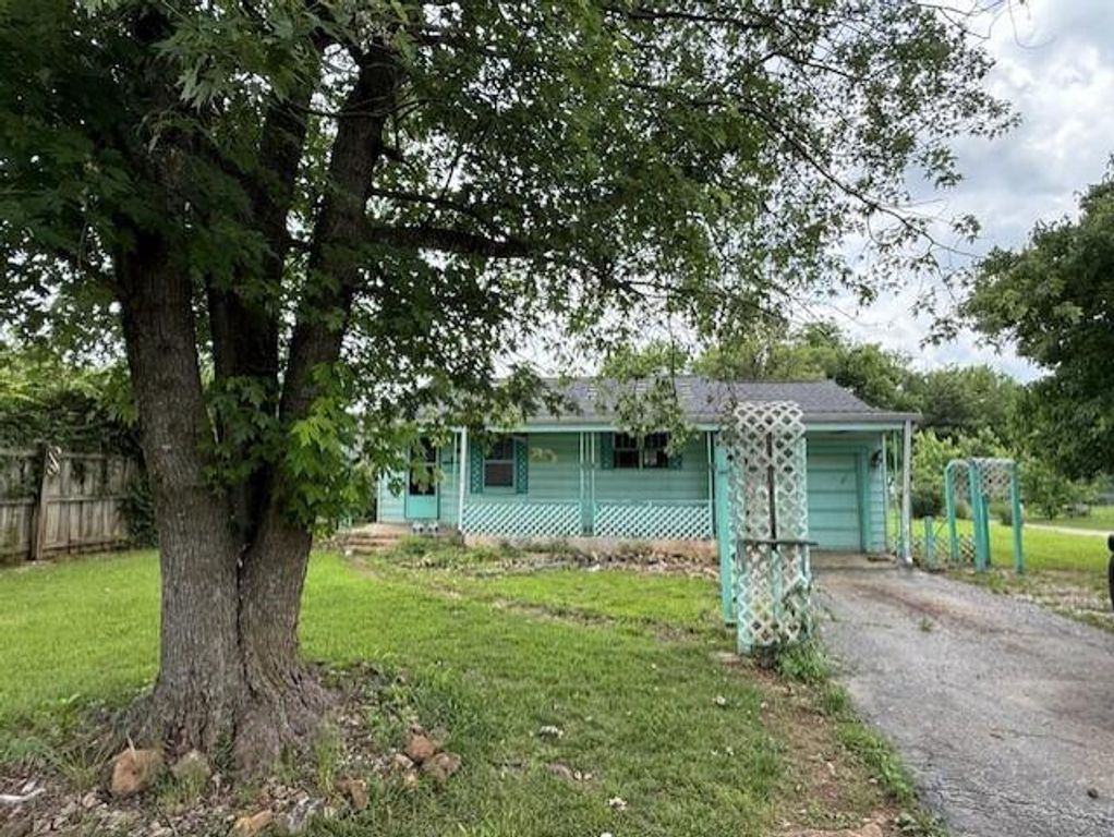 2718 W State Street, Springfield, MO 65802