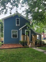 52 W Bacon Street, Hillsdale City, MI 49242