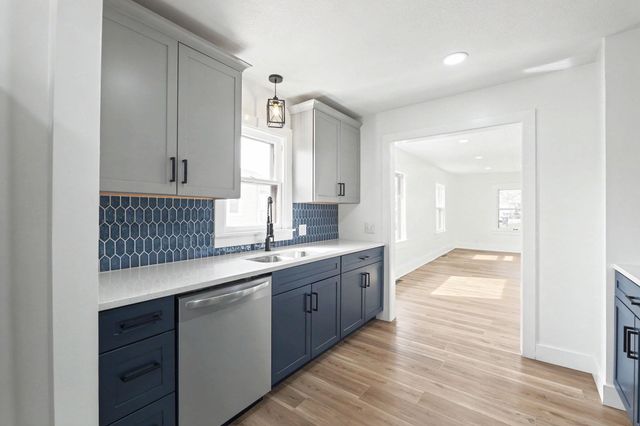 518 N High St, El Dorado, KS 67042