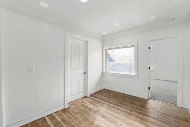 518 N High St, El Dorado, KS 67042