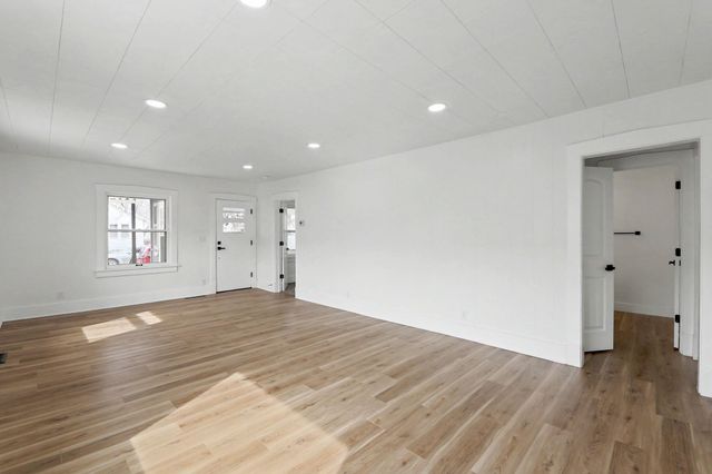 518 N High St, El Dorado, KS 67042