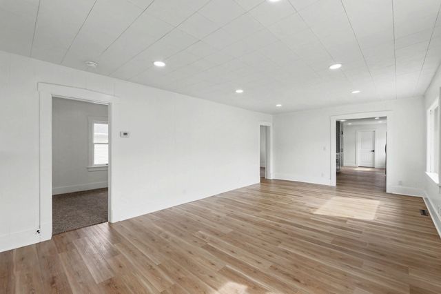 518 N High St, El Dorado, KS 67042