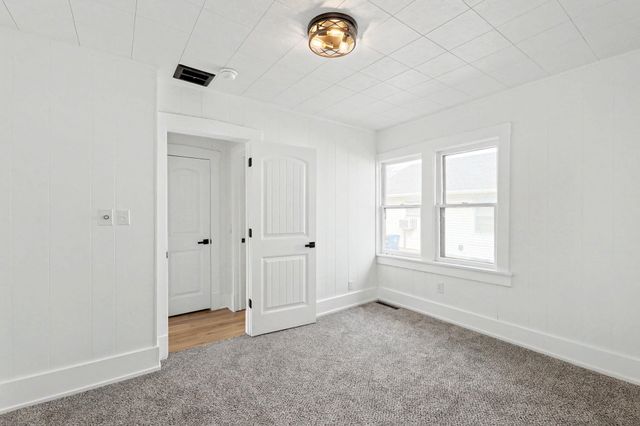 518 N High St, El Dorado, KS 67042