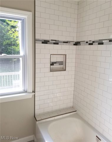 952 Elbon Road, Cleveland Heights, OH 44121