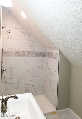 952 Elbon Road, Cleveland Heights, OH 44121