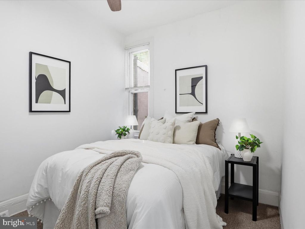 Image 12 of property listing at 509 LAURENS ST, Baltimore, MD 21217