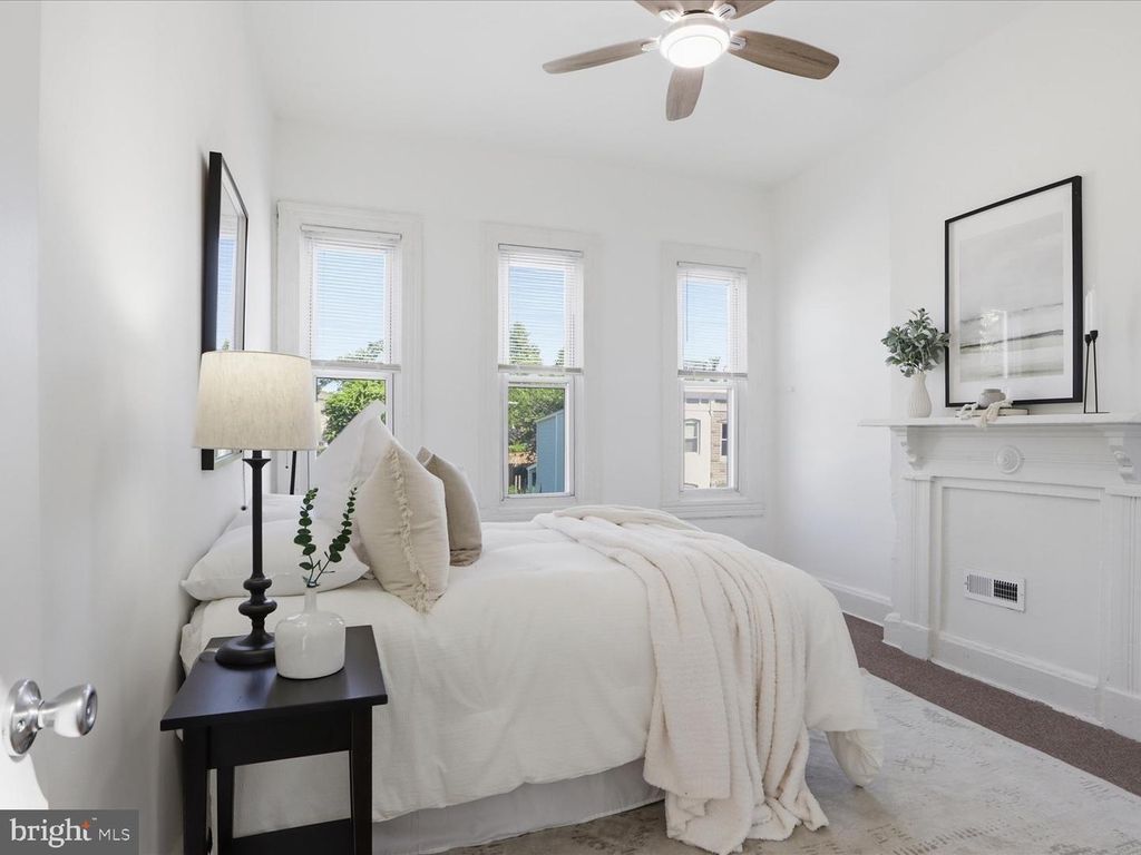 Image 10 of property listing at 509 LAURENS ST, Baltimore, MD 21217
