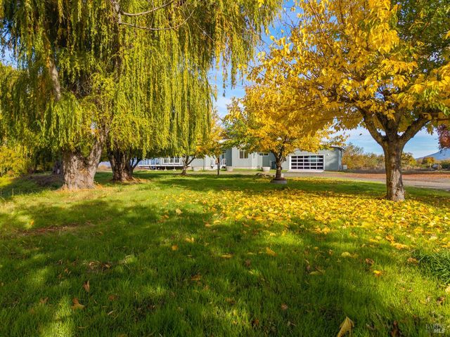8 Queen Ann Way, Lakeport, CA 95453