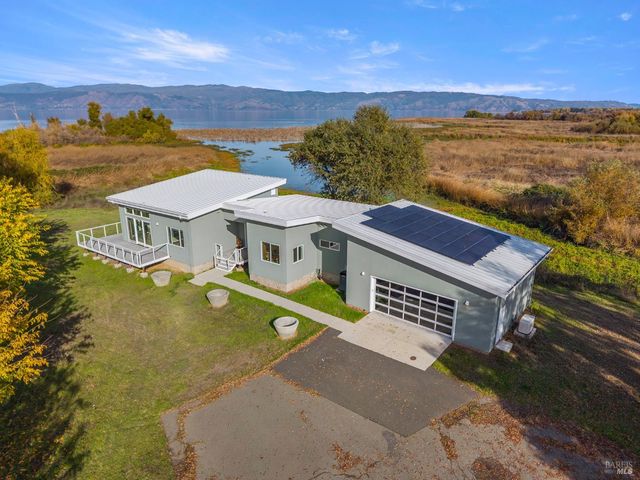8 Queen Ann Way, Lakeport, CA 95453