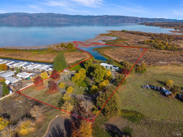 8 Queen Ann Way, Lakeport, CA 95453
