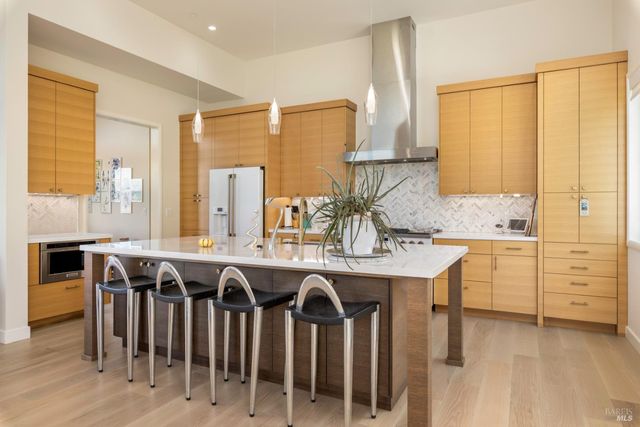 8 Queen Ann Way, Lakeport, CA 95453