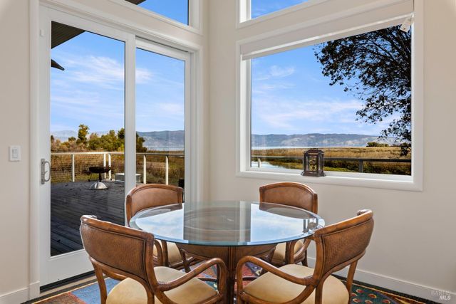 8 Queen Ann Way, Lakeport, CA 95453