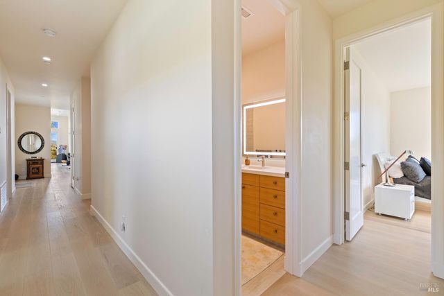 8 Queen Ann Way, Lakeport, CA 95453