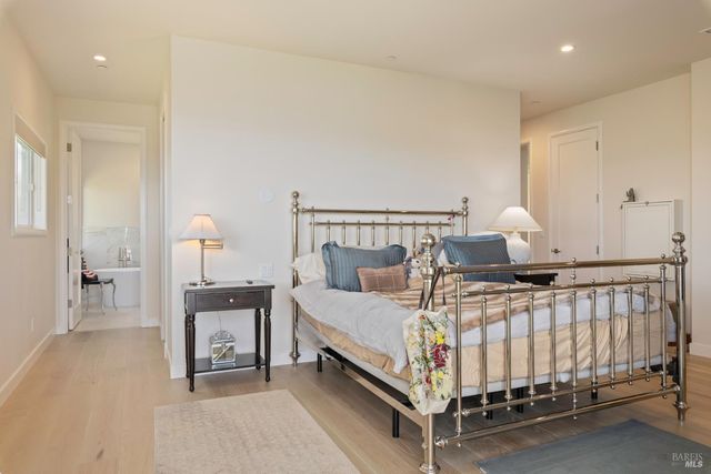 8 Queen Ann Way, Lakeport, CA 95453