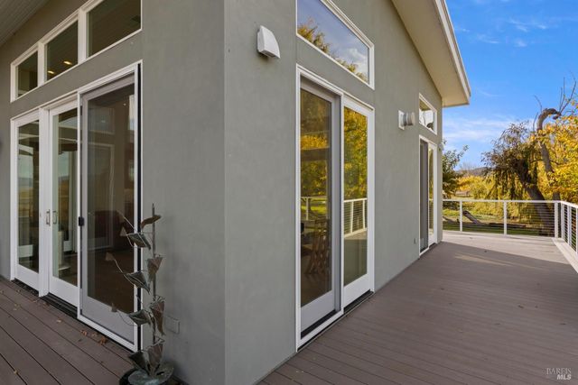 8 Queen Ann Way, Lakeport, CA 95453