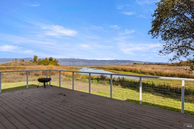 8 Queen Ann Way, Lakeport, CA 95453