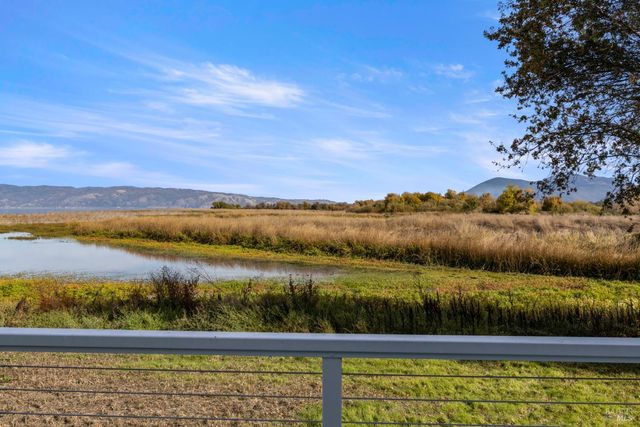 8 Queen Ann Way, Lakeport, CA 95453