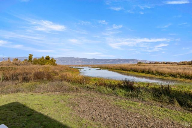 8 Queen Ann Way, Lakeport, CA 95453
