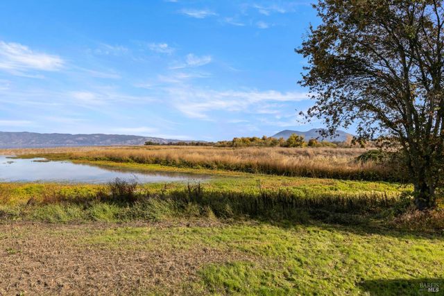 8 Queen Ann Way, Lakeport, CA 95453