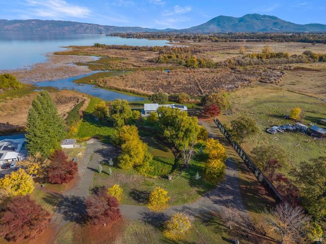 8 Queen Ann Way, Lakeport, CA 95453