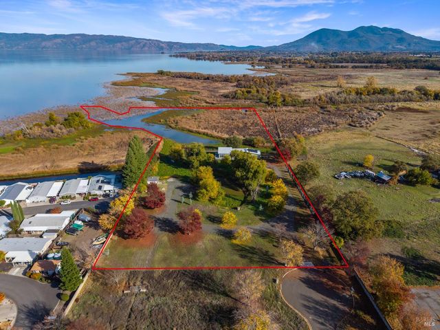 8 Queen Ann Way, Lakeport, CA 95453