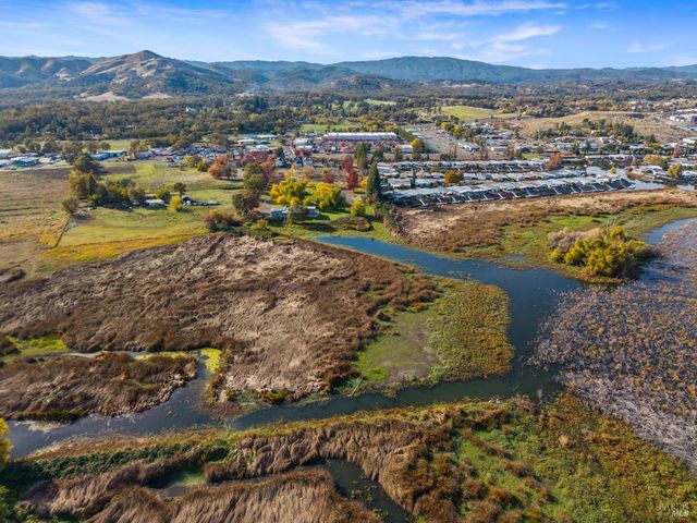 8 Queen Ann Way, Lakeport, CA 95453