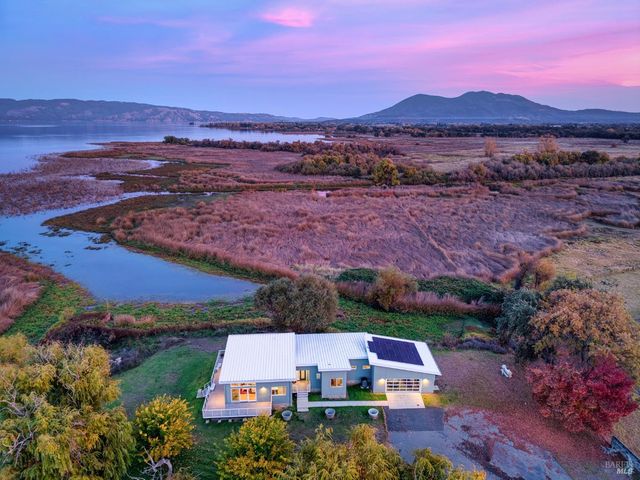 8 Queen Ann Way, Lakeport, CA 95453
