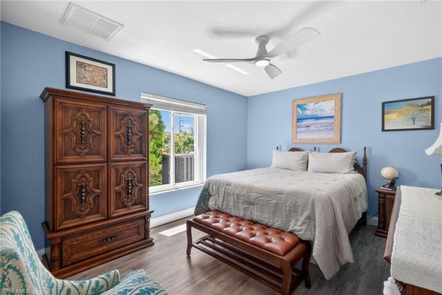 2334 SW Trafalgar PKWY, Cape Coral, FL 33991