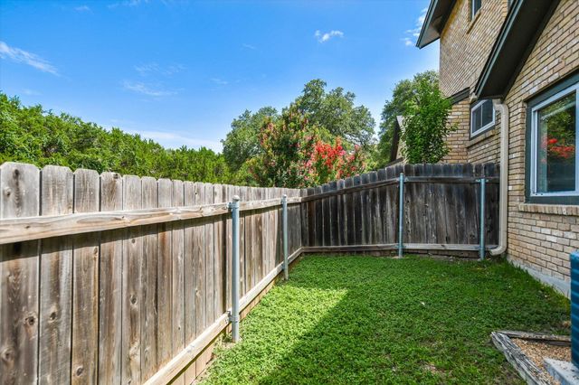 1015 E Yager LN 201, Austin, TX 78753