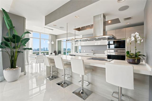 17301 Biscayne Boulevard 2010, North Miami Beach, FL 33160