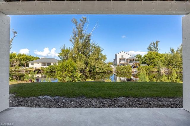 3811 Crestwell CT, St. James City, FL 33956
