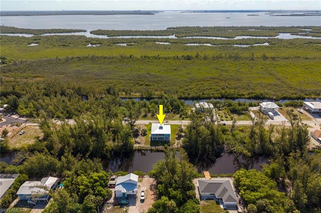 3811 Crestwell CT, St. James City, FL 33956