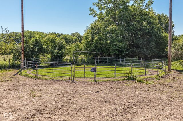 8275 E 216th Street, Cicero, IN 46034