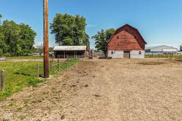 8275 E 216th Street, Cicero, IN 46034