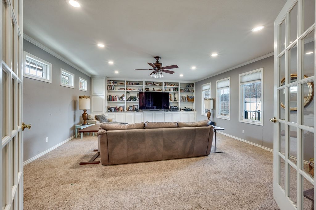 9835 Estate Lane, Dallas, TX 75238