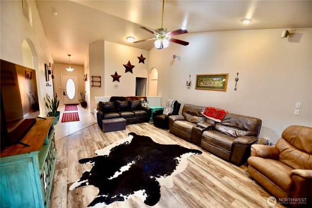 12294 Rd. 9.5 NE, Moses Lake, WA 98837