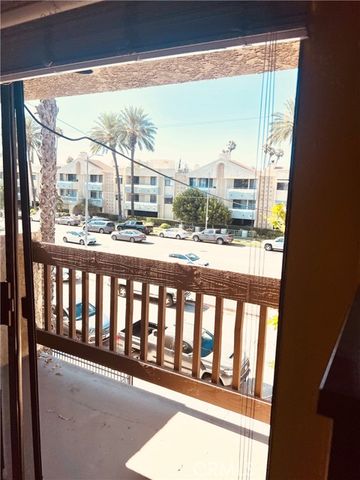 18958 Sherman Way 19, Reseda (los Angeles), CA 91335