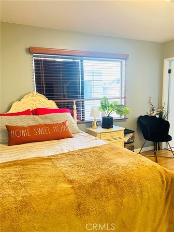 18958 Sherman Way 19, Reseda (los Angeles), CA 91335