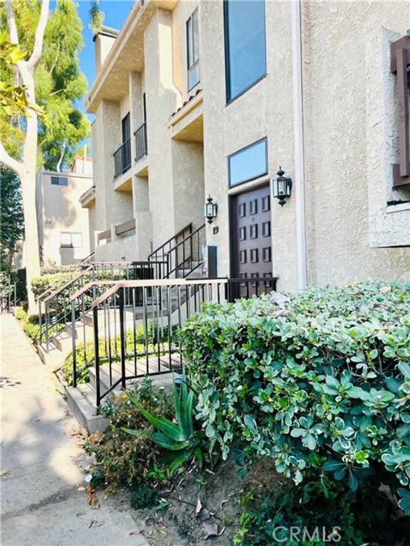 18958 Sherman Way 19, Reseda (los Angeles), CA 91335