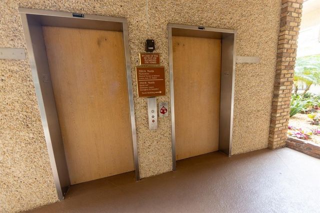 300 NW 70th Ave, Plantation, FL 33317