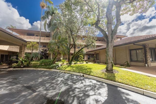 300 NW 70th Ave, Plantation, FL 33317