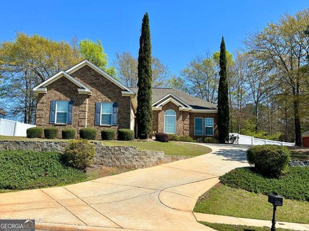 220 Timber Ridge Boulevard, Byron, GA 31008