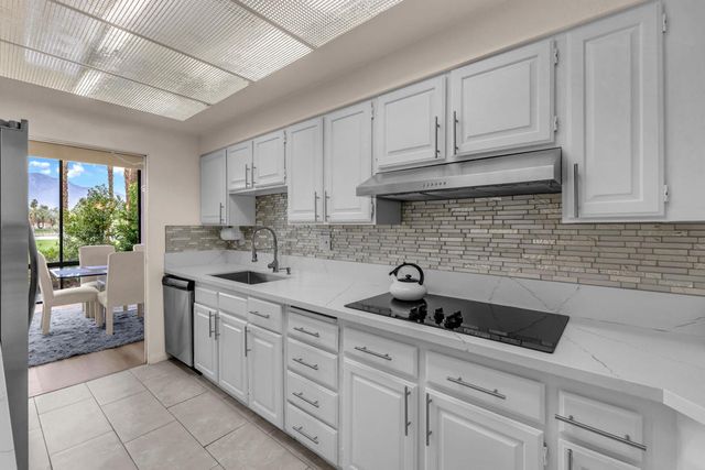 910 Island Drive 112, Rancho Mirage, CA 92270