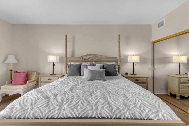 910 Island Drive 112, Rancho Mirage, CA 92270