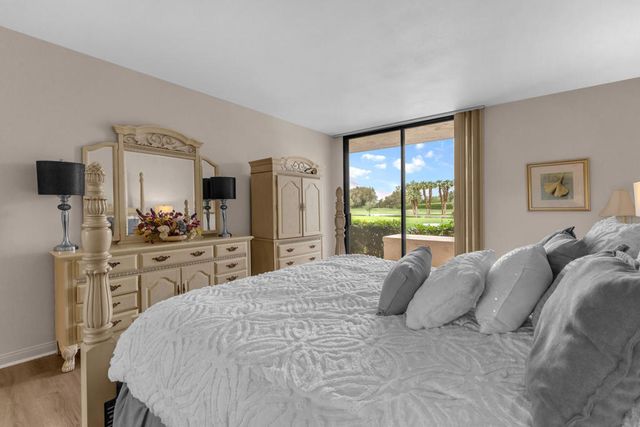 910 Island Drive 112, Rancho Mirage, CA 92270