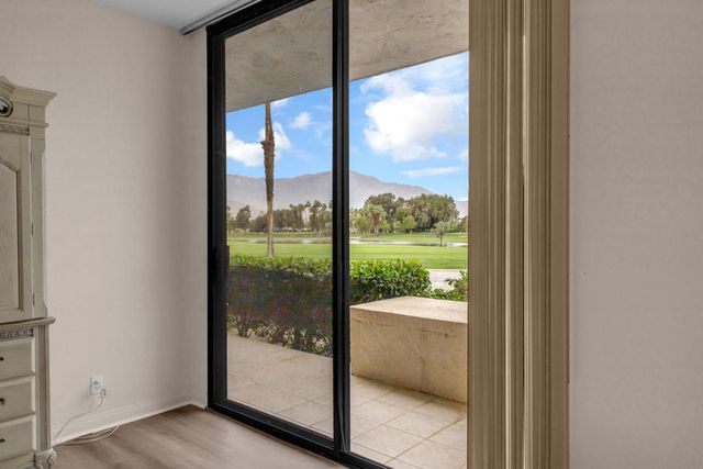 910 Island Drive 112, Rancho Mirage, CA 92270