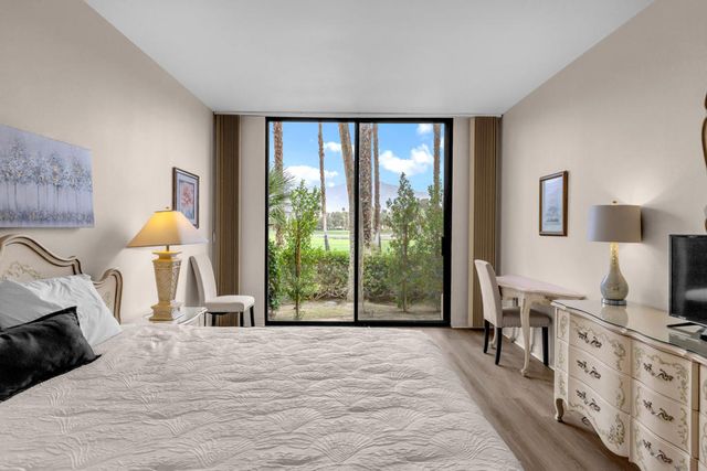 910 Island Drive 112, Rancho Mirage, CA 92270