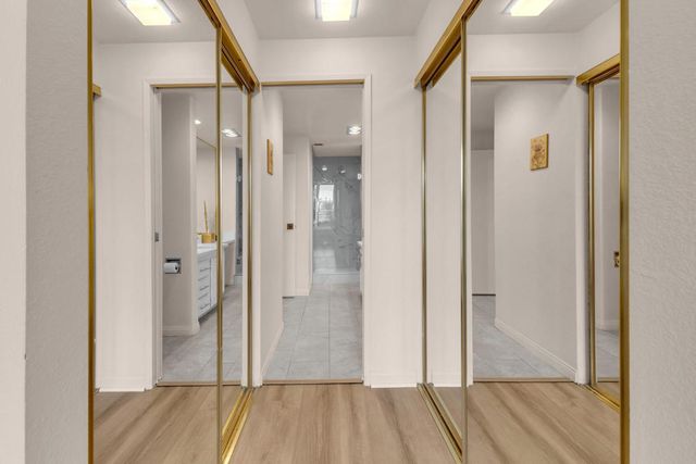 910 Island Drive 112, Rancho Mirage, CA 92270