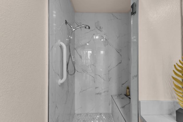 910 Island Drive 112, Rancho Mirage, CA 92270